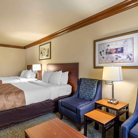 Quality Inn & Suites Denver Airport - Gateway Park Аврора Экстерьер фото