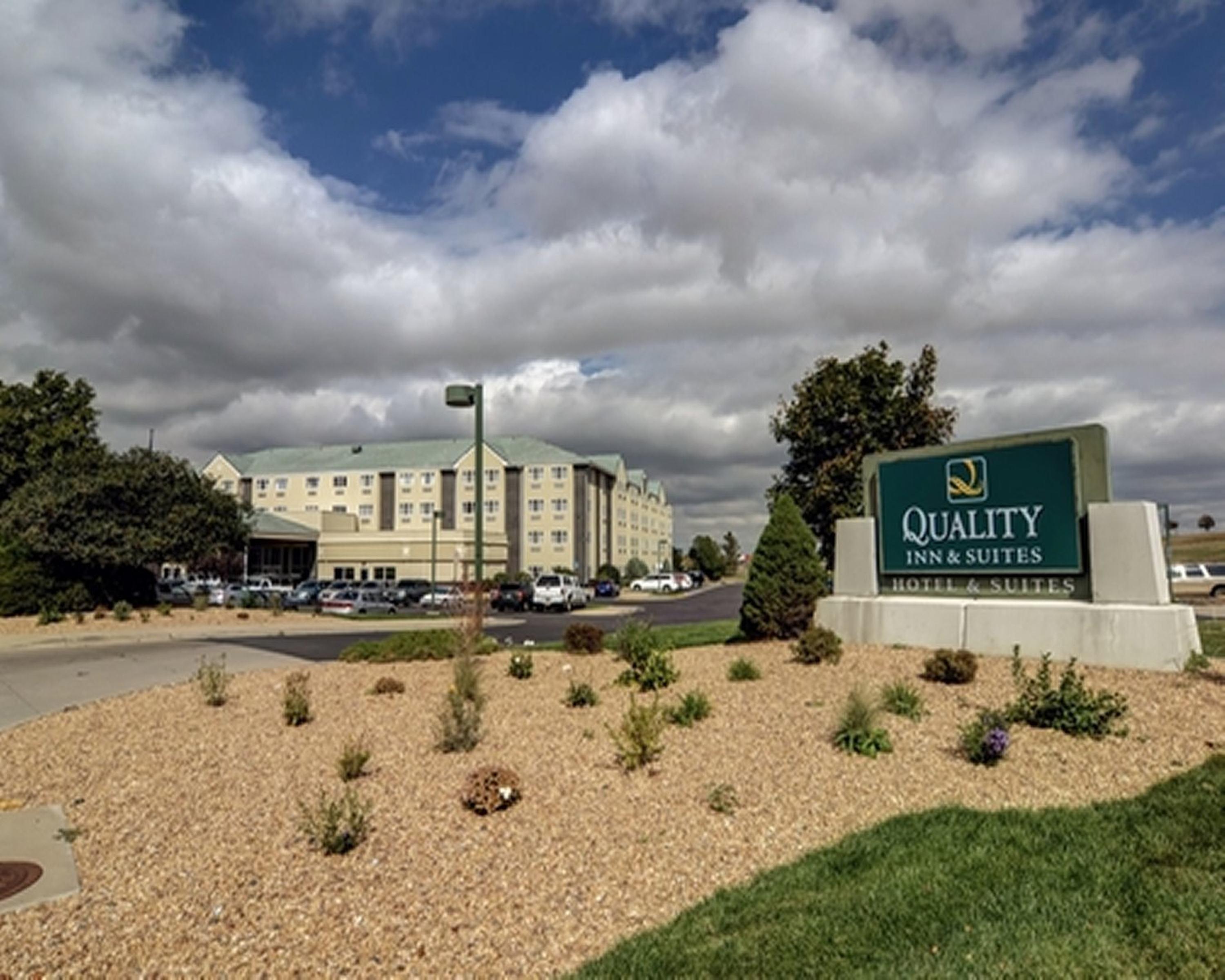 Quality Inn & Suites Denver Airport - Gateway Park Аврора Экстерьер фото