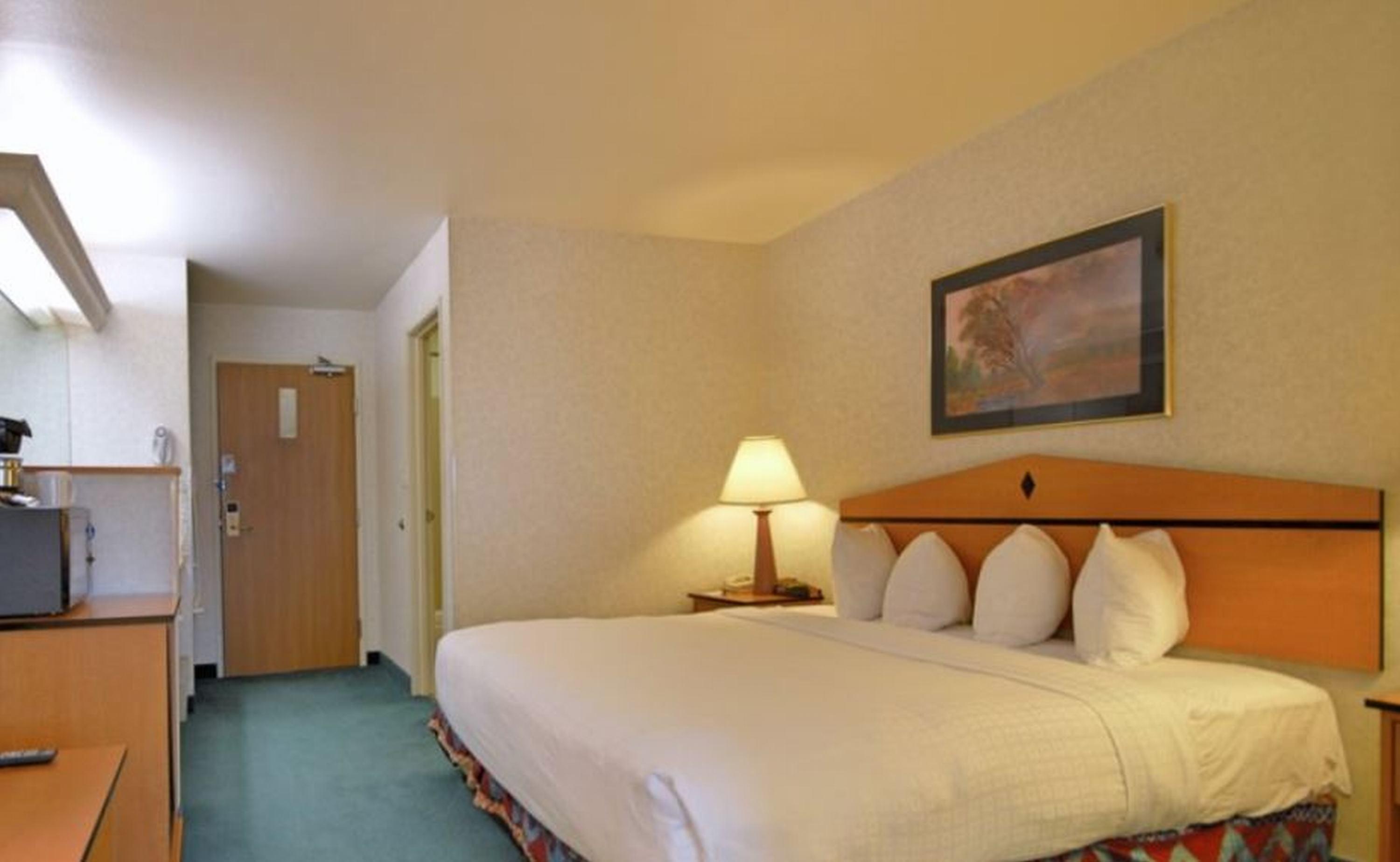 Quality Inn & Suites Denver Airport - Gateway Park Аврора Экстерьер фото