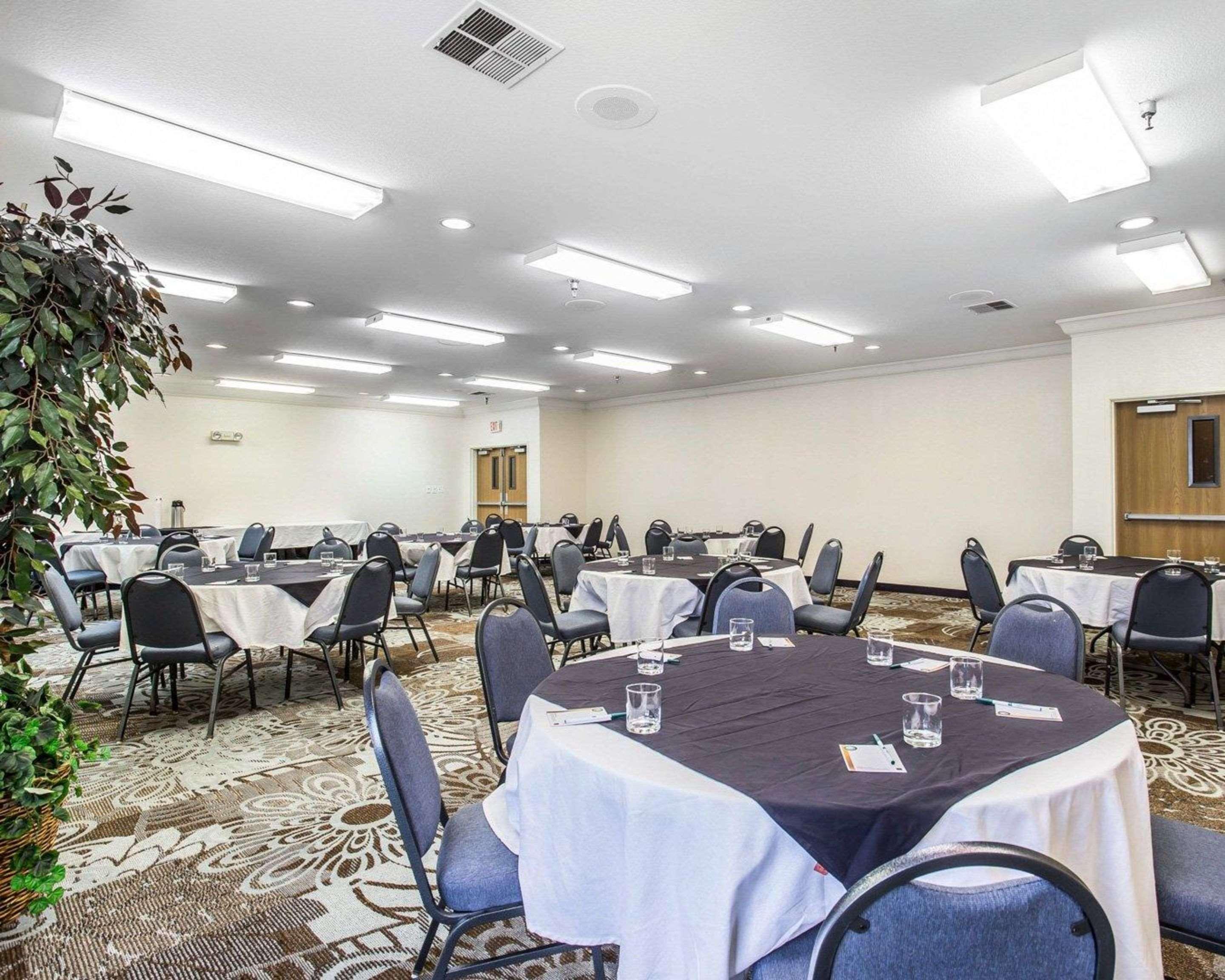 Quality Inn & Suites Denver Airport - Gateway Park Аврора Экстерьер фото