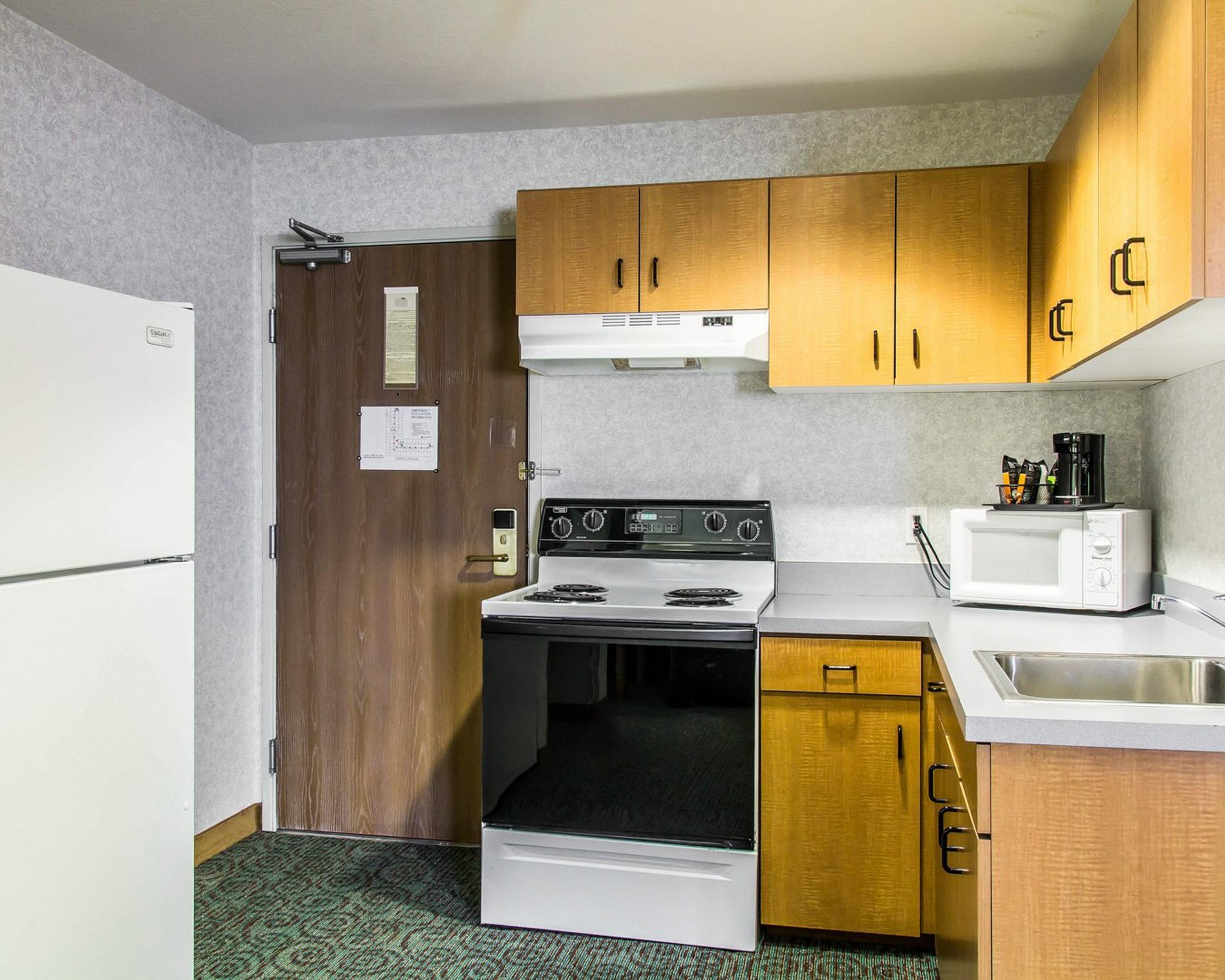 Quality Inn & Suites Denver Airport - Gateway Park Аврора Экстерьер фото