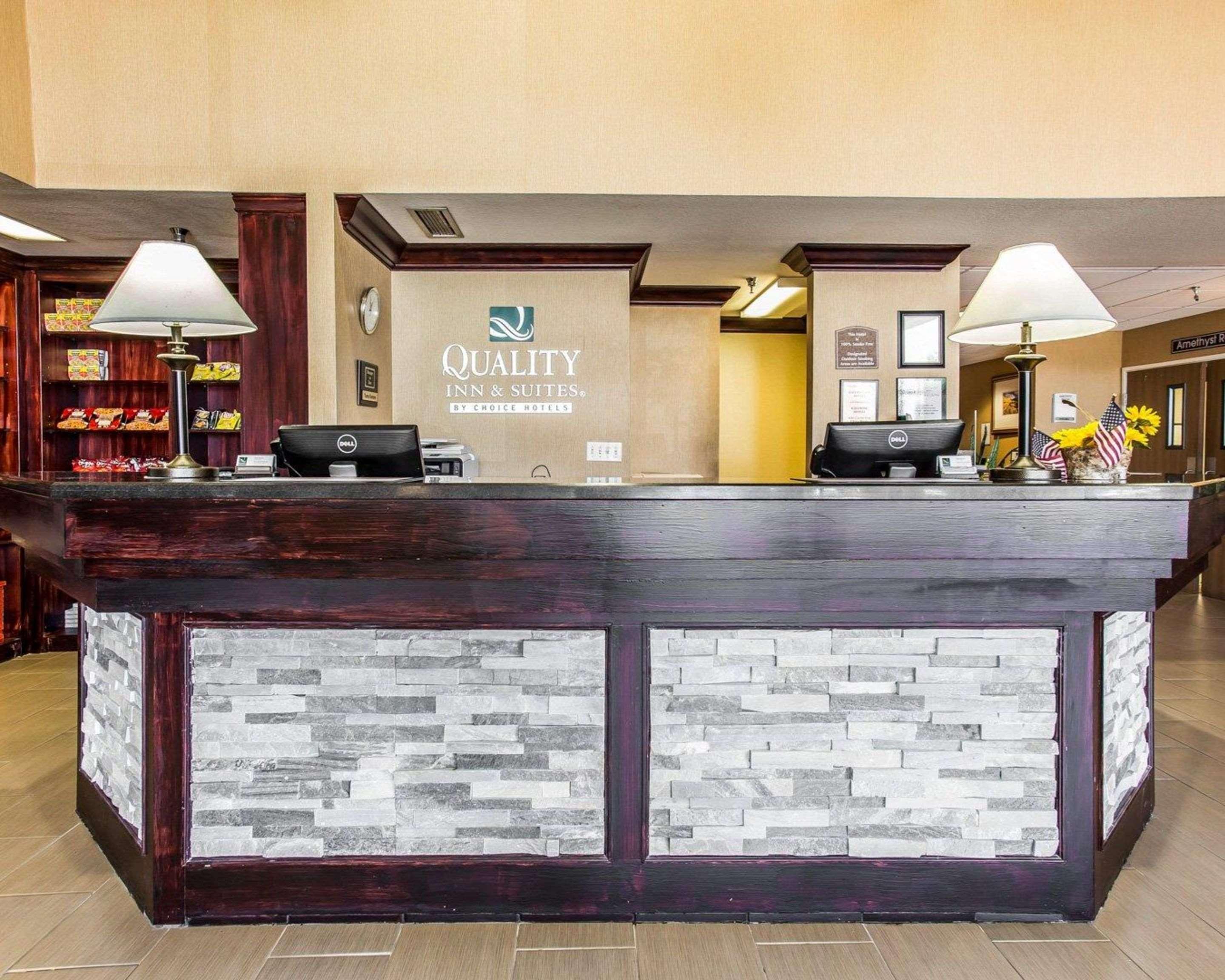 Quality Inn & Suites Denver Airport - Gateway Park Аврора Экстерьер фото