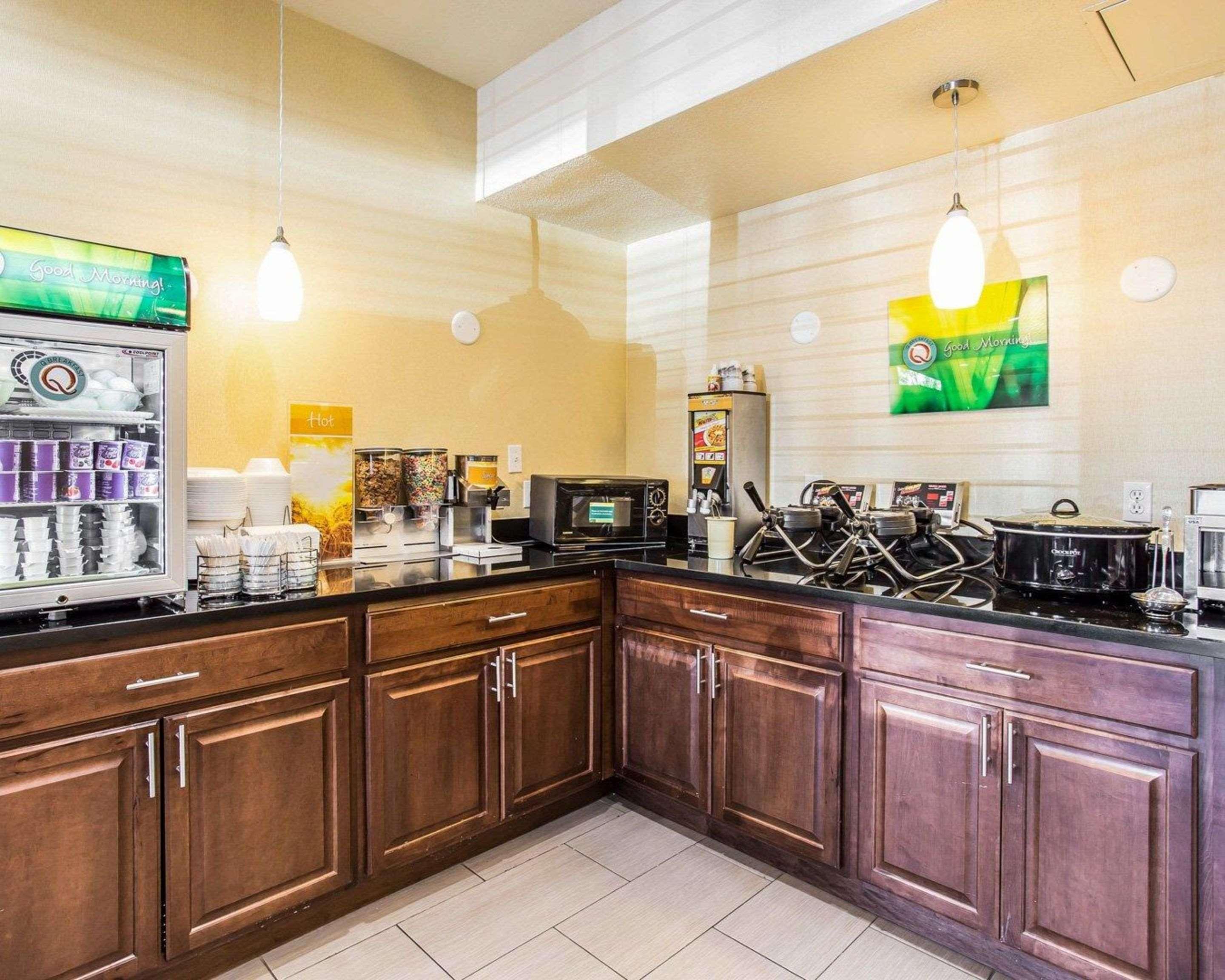 Quality Inn & Suites Denver Airport - Gateway Park Аврора Экстерьер фото