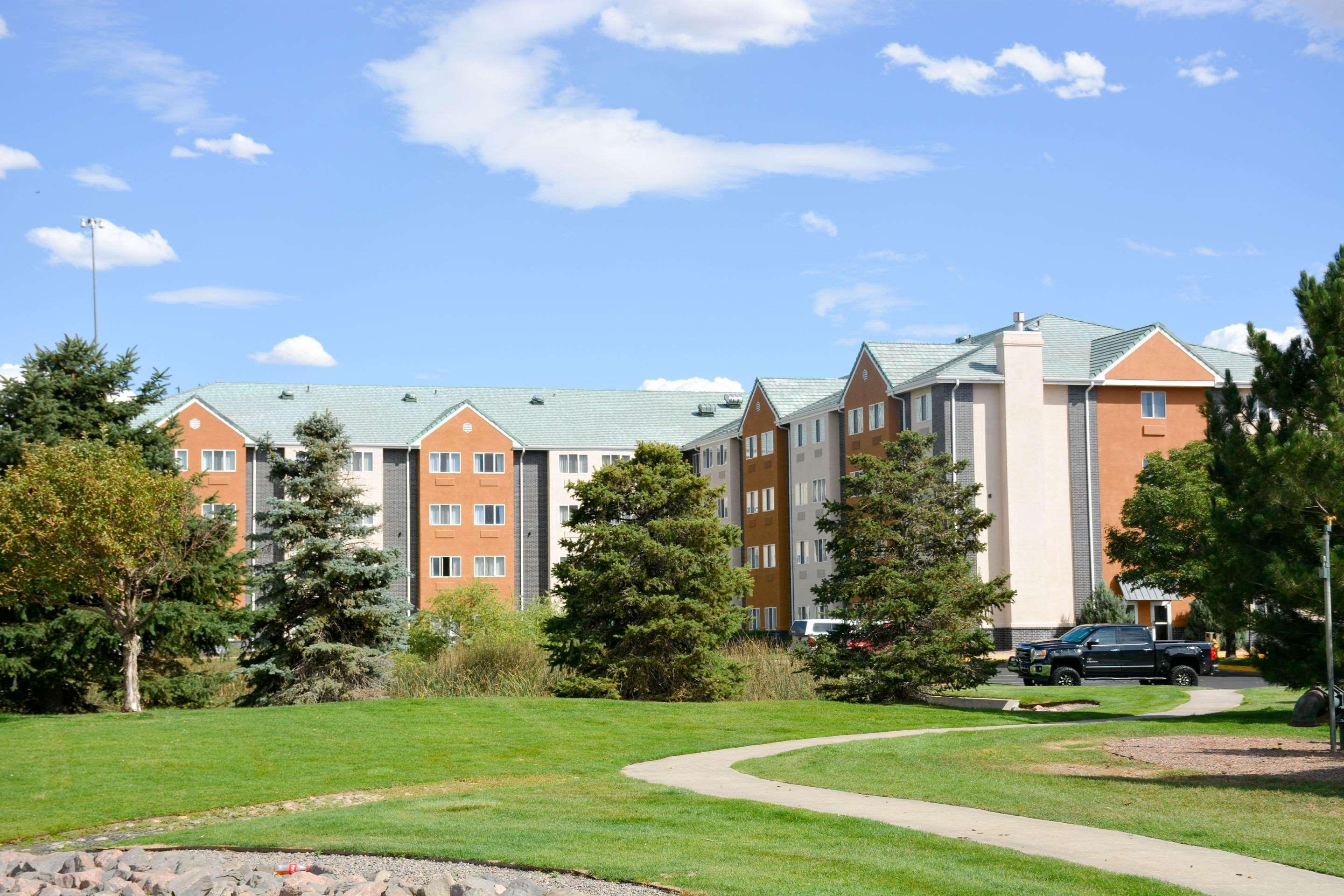Quality Inn & Suites Denver Airport - Gateway Park Аврора Экстерьер фото