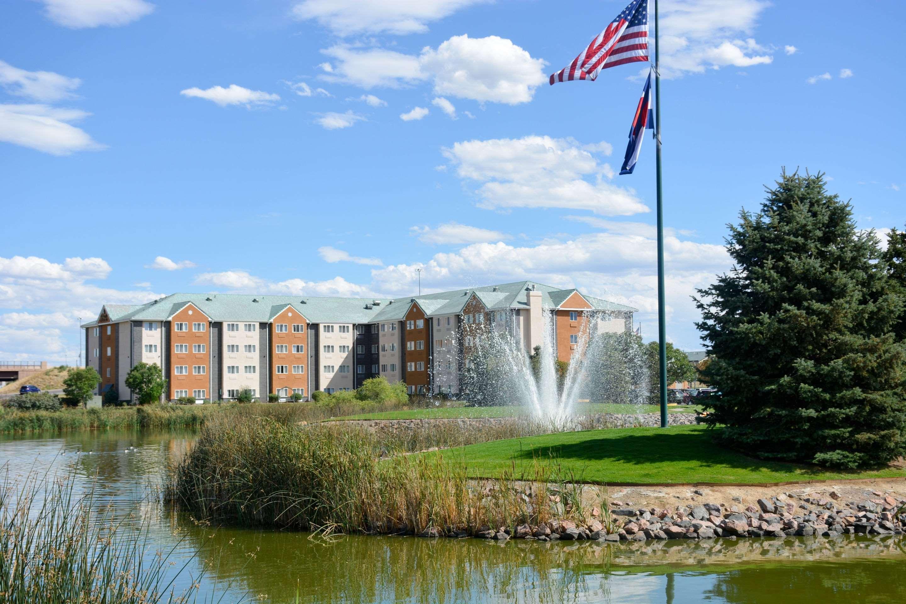 Quality Inn & Suites Denver Airport - Gateway Park Аврора Экстерьер фото