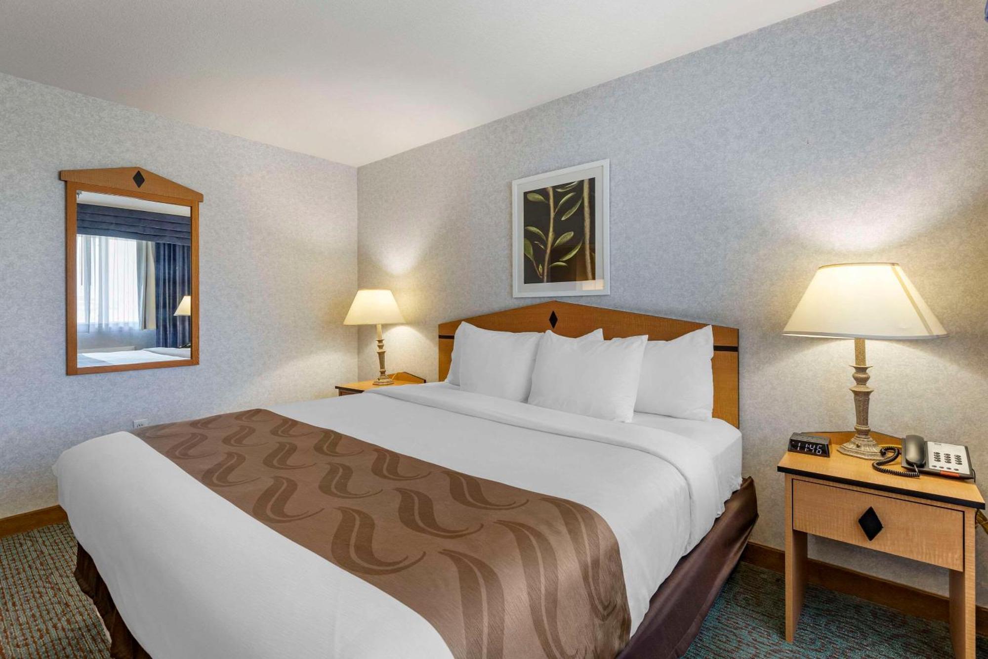 Quality Inn & Suites Denver Airport - Gateway Park Аврора Экстерьер фото