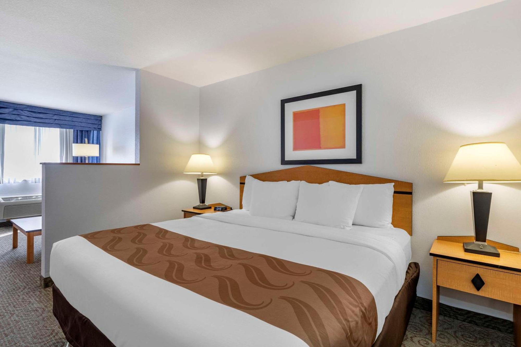 Quality Inn & Suites Denver Airport - Gateway Park Аврора Экстерьер фото