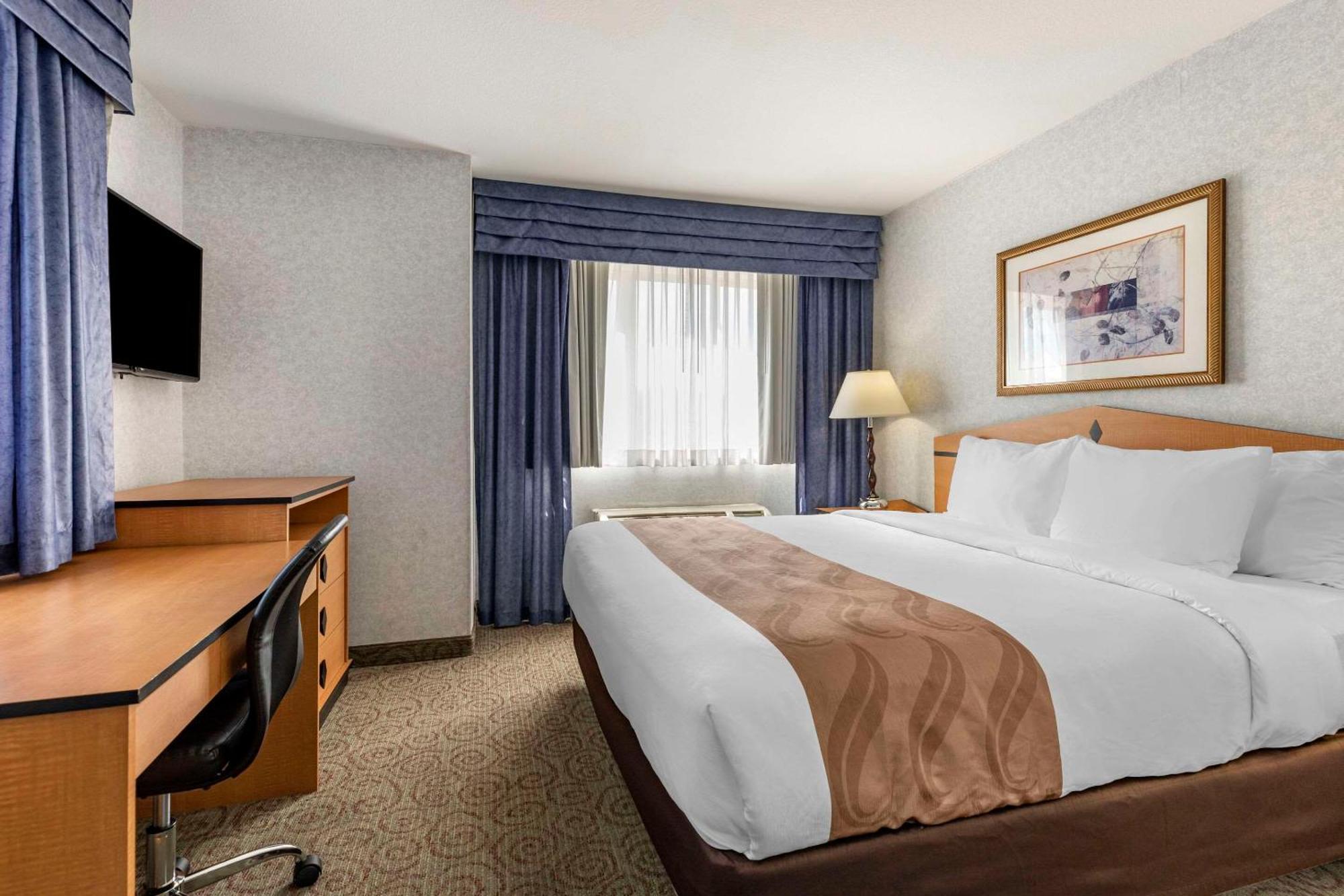 Quality Inn & Suites Denver Airport - Gateway Park Аврора Экстерьер фото