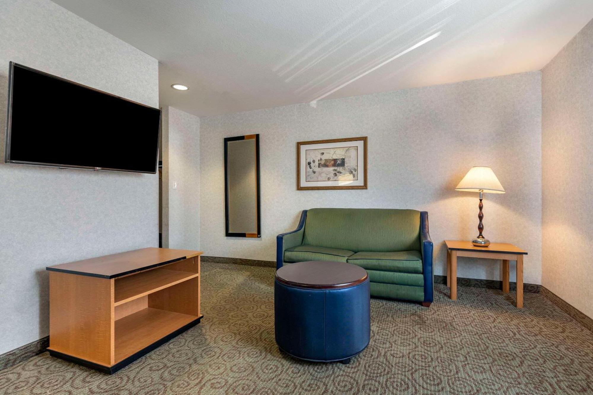 Quality Inn & Suites Denver Airport - Gateway Park Аврора Экстерьер фото