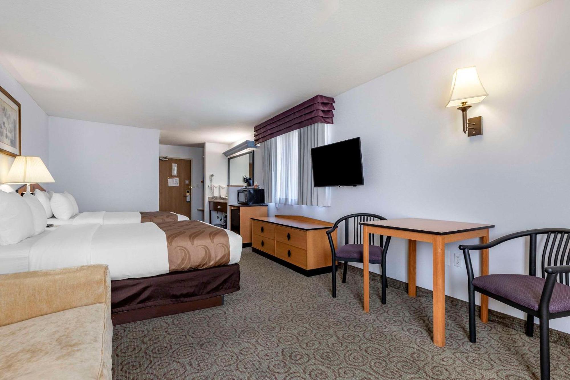 Quality Inn & Suites Denver Airport - Gateway Park Аврора Экстерьер фото